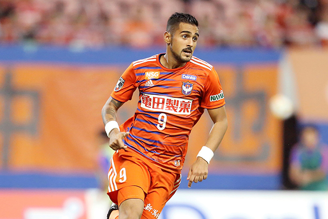 レオナルド 選手 浦和レッズに完全移籍のお知らせ - アルビレックス