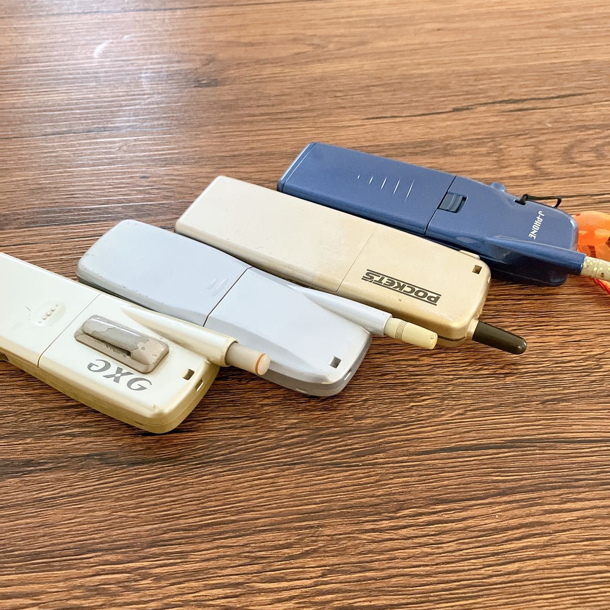 ガラケー ジャンク まとめ 4台 当時物 平成レトロ 携帯電話｜Yahoo