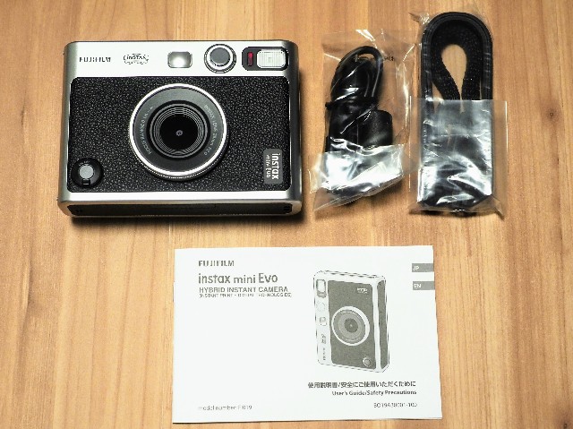 instax mini Evoを買ったので紹介＆レビュー - ネムリヤモリ