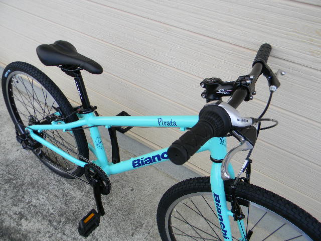 Bianchi(ビアンキ)のとってもお洒落なジュニア用自転車《PIRATA 24