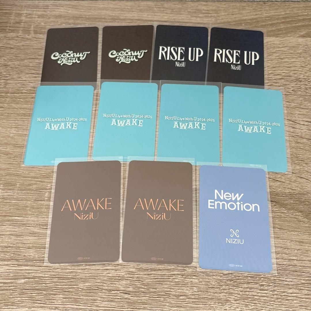 NiziU アヤカ トレカ まとめ売り 会場限定 ラキドロ - メルカリ