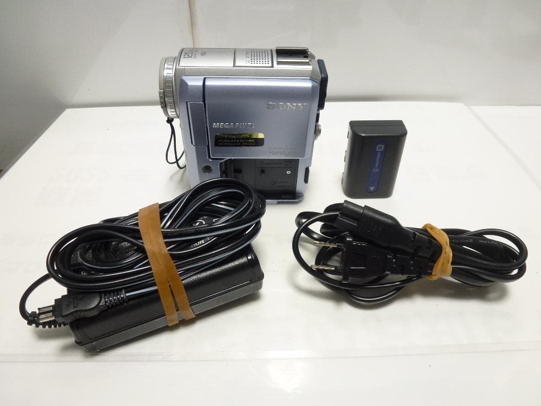 動作品Mini DV　ソニーデジタルビデオカメラ　SONY DCR-PC105② Sony DCR-PC105 Mini DV digital camcorder at Crutchfield