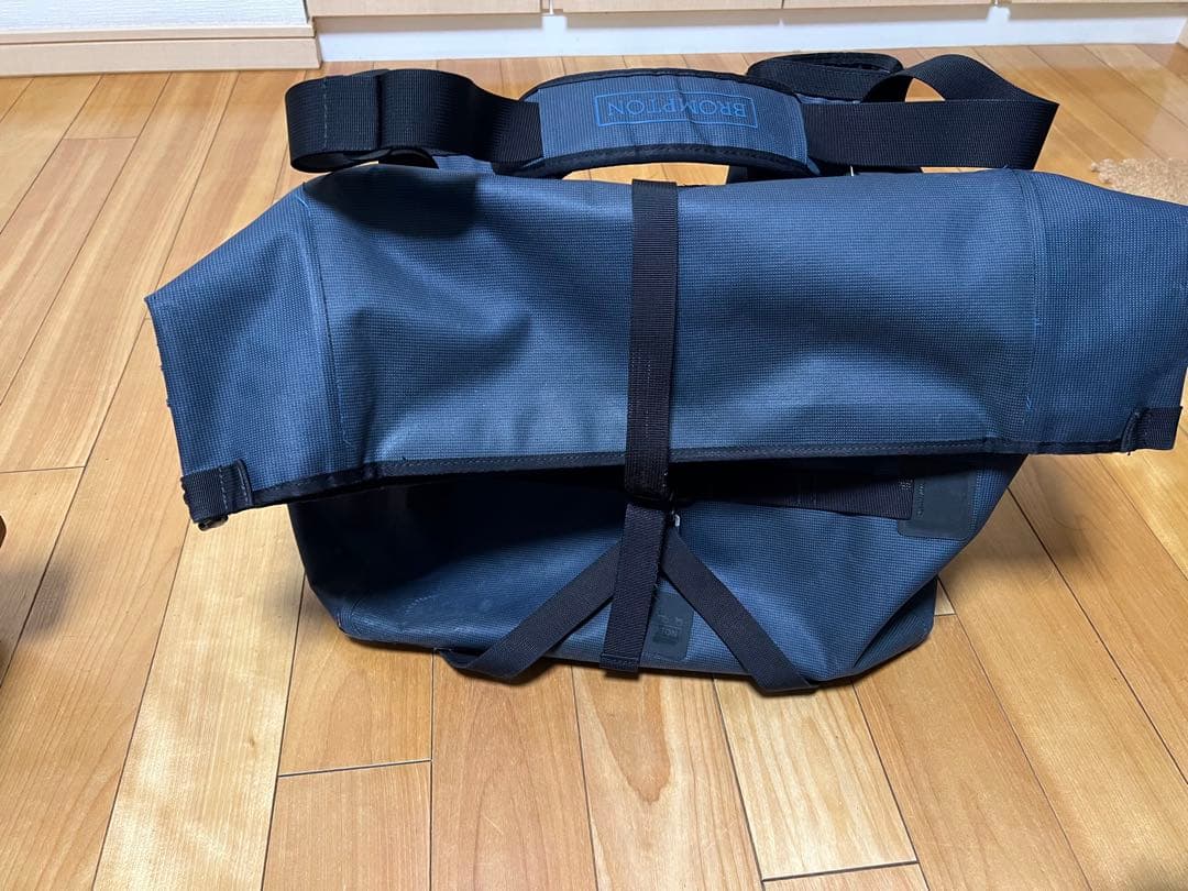 Brompton ウオータープルーフロールトップバッグ Roll Top Waterproof Bag 25L Navy | ブランドで選ぶ,BROMPTON