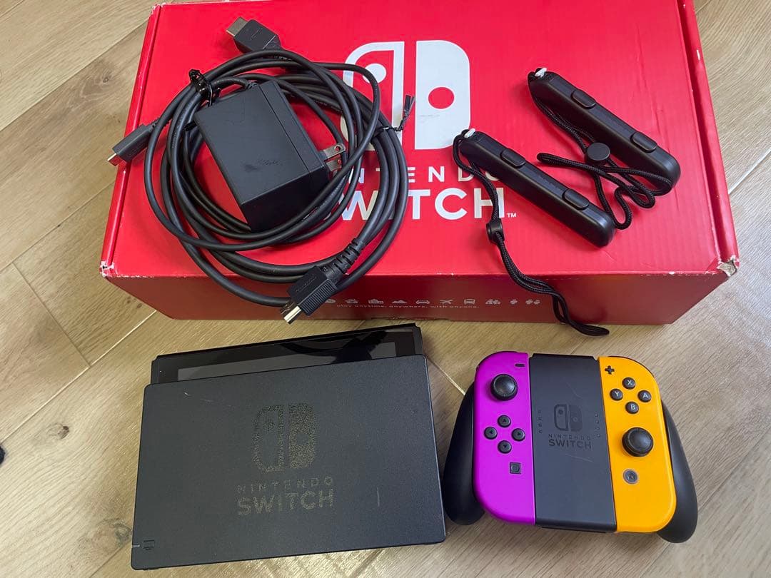Nintendo Switch 本体 黒/紫/黄 Nintendo Neon Purple / Neon Orange Joy-Con (L-R) for Nintendo