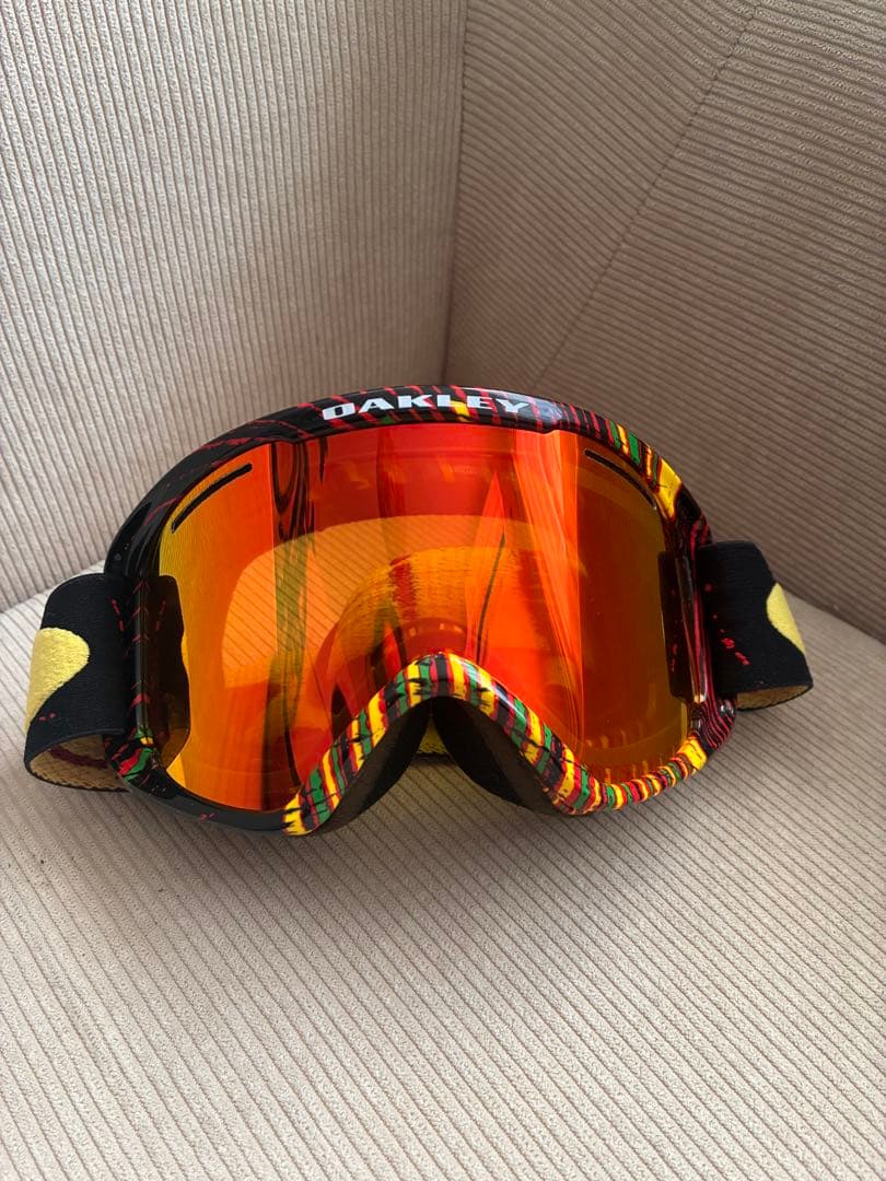 OAKLEY カラフルゴーグル オレンジレンズ OAKLEY（オークリー） スキーゴーグル キッズ・ジュニア ゴーグル