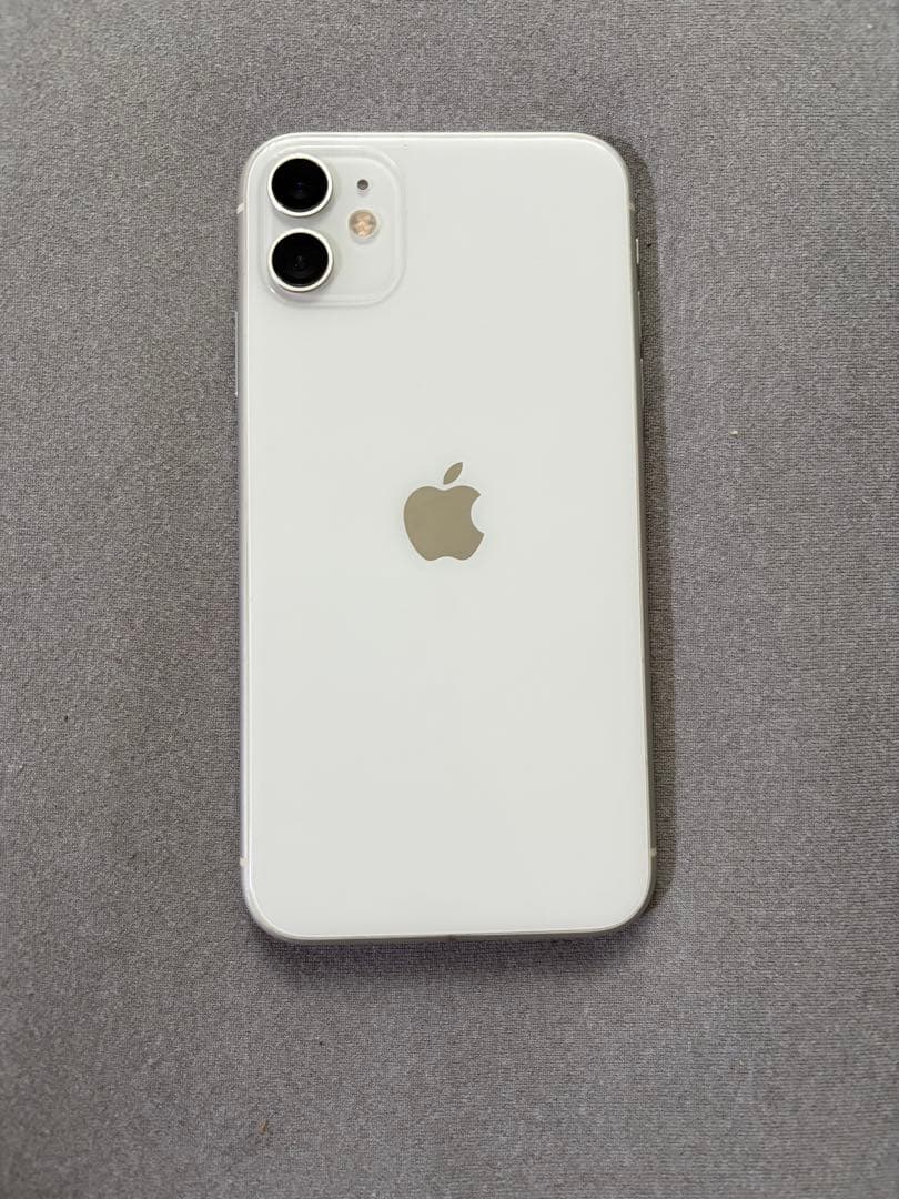 iPhone11 64GB ホワイト Amazon.com: Apple iPhone 11, US Version, 64GB, White - GSM