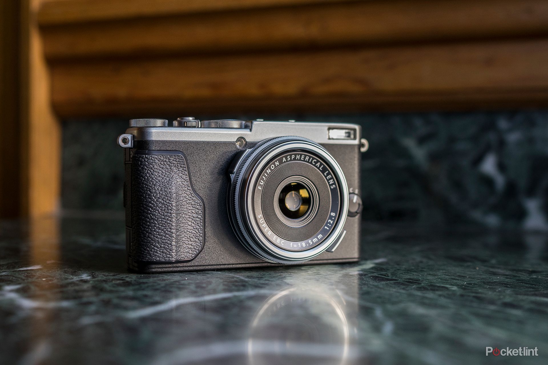 Fujifilm X70 review: Wide-angle wonder